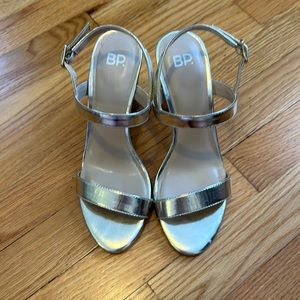 BP gold block heel size 6